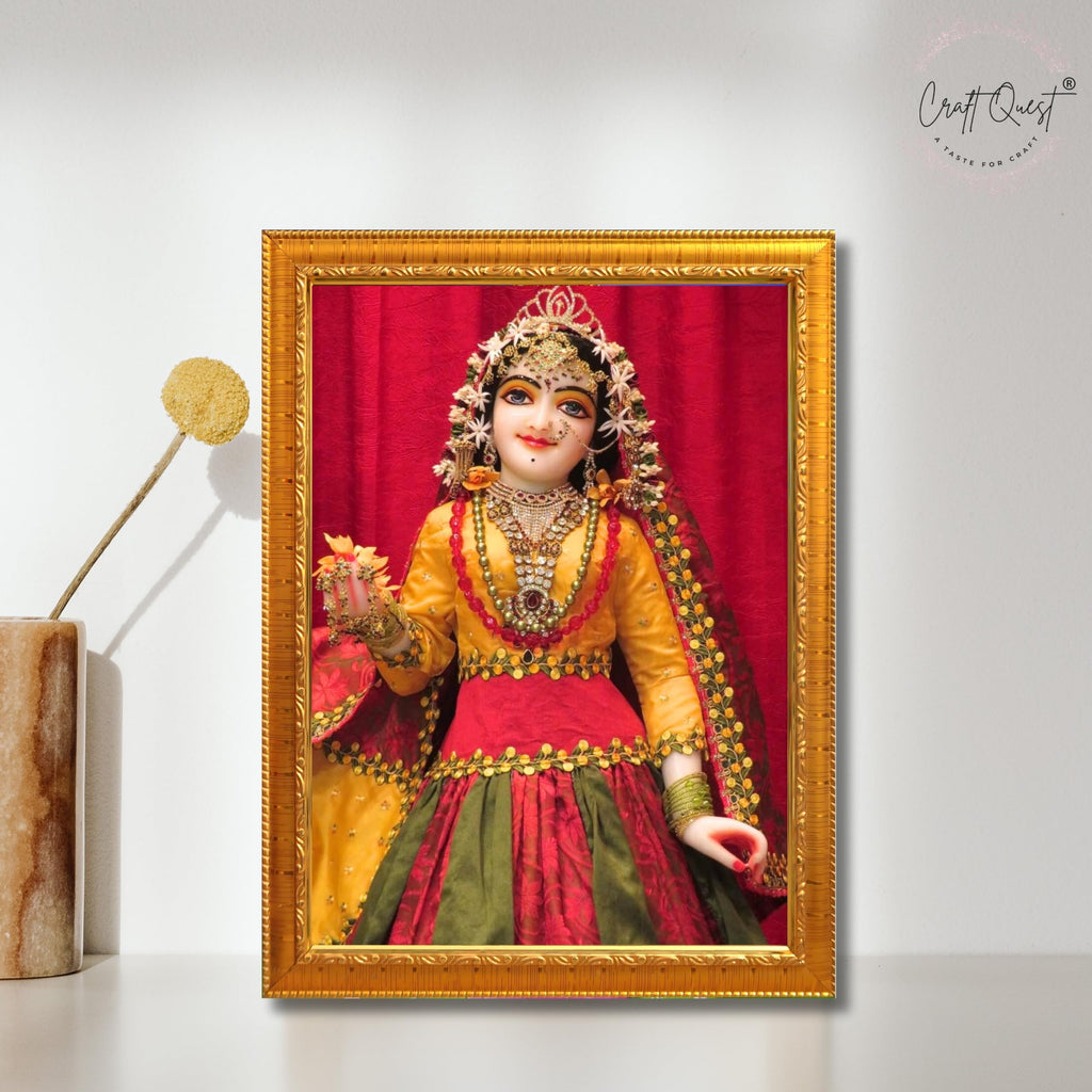 CRAFT QUEST Shri Radha Rani Shringaar Darshan in Vrindavan Photo Frame wooden framed