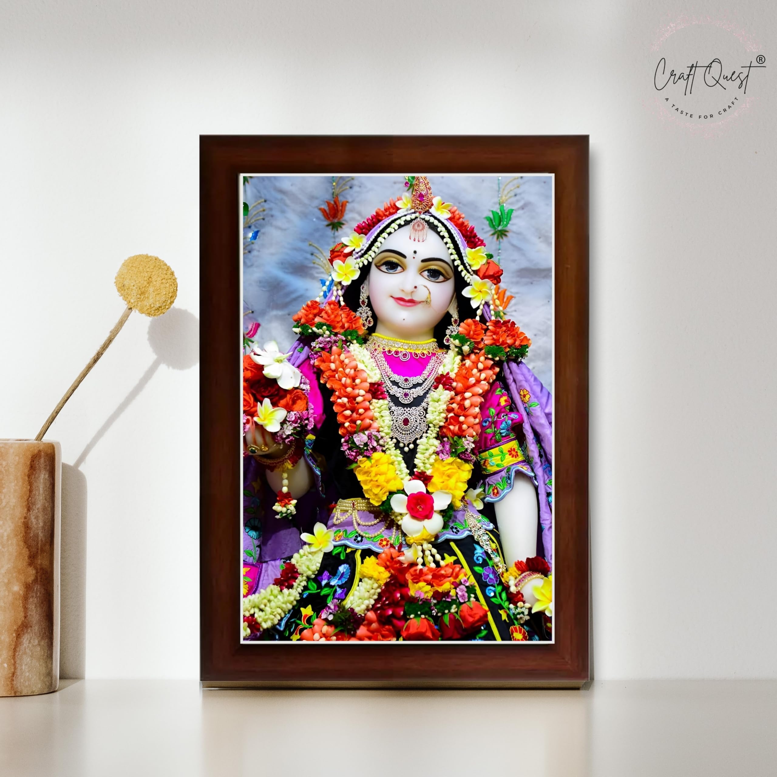 CRAFT QUEST Shri Radha Rani Shringaar Darshan in Vrindavan Frame wooden framed