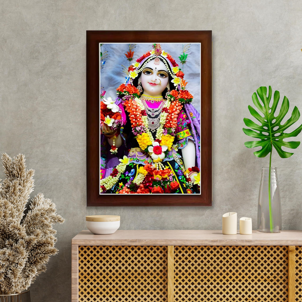 CRAFT QUEST Shri Radha Rani Shringaar Darshan in Vrindavan Frame wooden framed