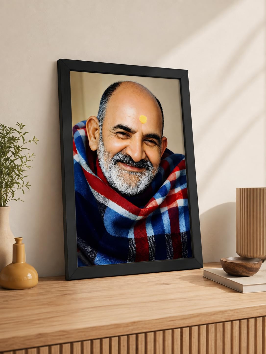 CRAFT QUEST Neeb Karori Baba/Neem Karoli Baba Graceful Smile Small Photo Frame