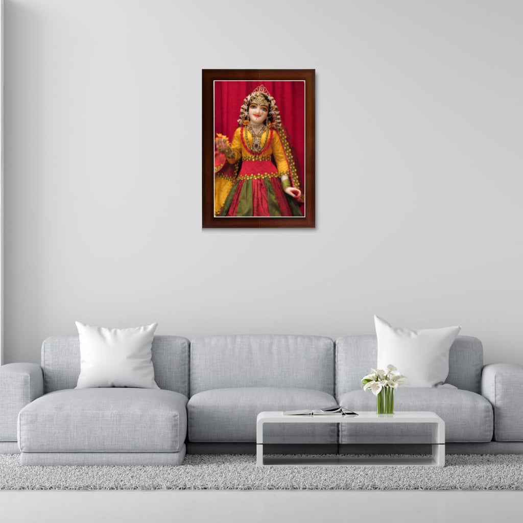 CRAFT QUEST Shri Radha Rani Shringaar Darshan in Vrindavan Photo Frame wooden framed