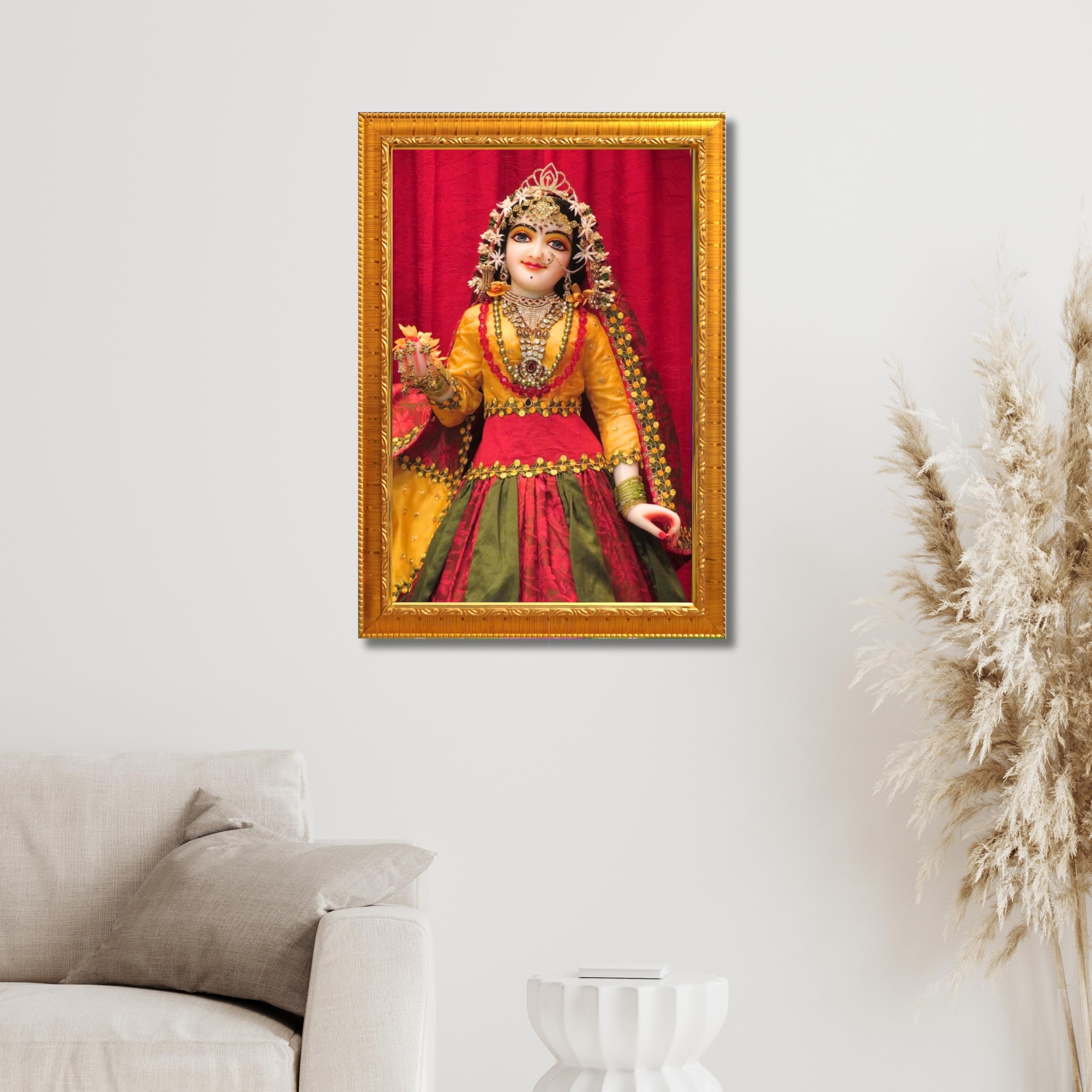 CRAFT QUEST Shri Radha Rani Shringaar Darshan in Vrindavan Photo Frame wooden framed